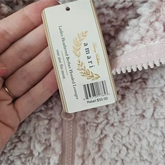 NWT Amari Fluffy Hoodie - Picture 2 of 6